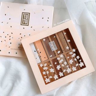 Bảng phấn mắt tutu mẫu hoa anh đào