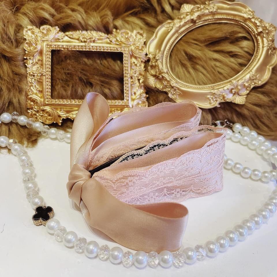 Kẹp dọc tạo phồng tóc ren lụa satin