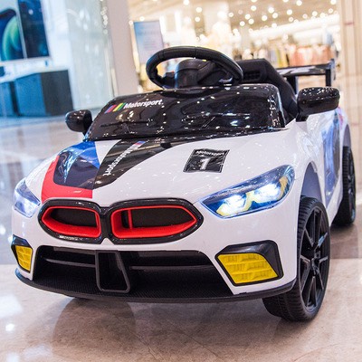 Ô tô xe điện đồ chơi BMW M8 cho bé tự lái và điều khiển bảo hành 6 tháng (Đỏ-Trắng-Vàng-Đen)