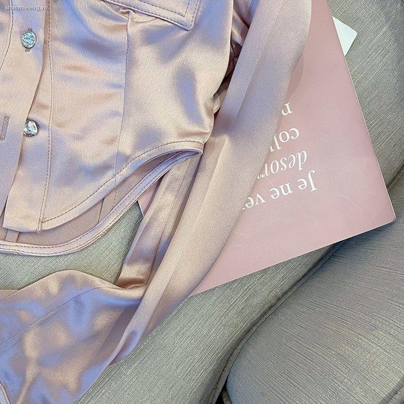 Áo sơ mi tay dài dáng ngắn phong cách thời trang sành điệu cho nữ