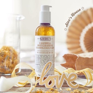Kiehl's sữa rửa mặt hoa cúc 230ml