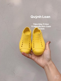 Giày Native cho bé