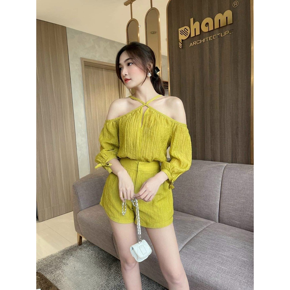 Set bộ đồ nữ khoét ngực cổ yếm xinh xắn với 4 màu tôn da, tôn dáng dành cho các đi chơi, đi biển