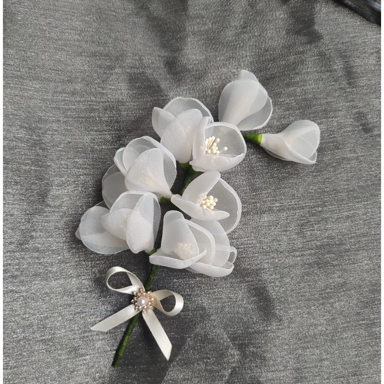 Chùm hoa cài áo handmade Joli màu trắng