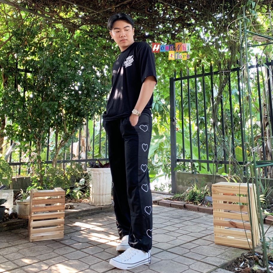 Quần Jogger Line Trái Tim Ulzzang Unisex Jogger Phối Sọc In Hình Dây Rút Lai Ống Rộng - MM