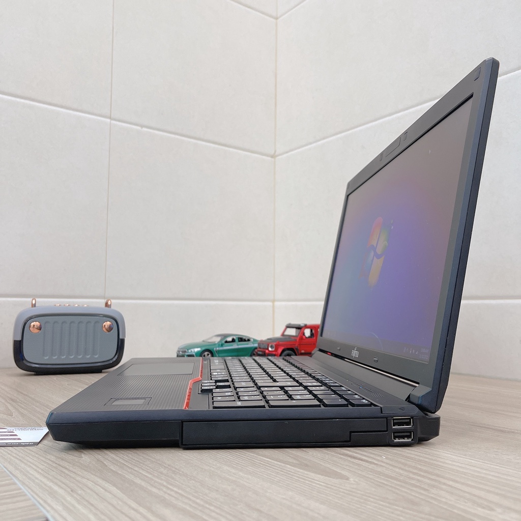 Laptop Fujitsu A574 màn 15.6 inch có phím số phụ - i3 4000M SSD 120G