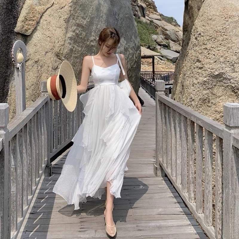 Đầm maaxi 2 dây trắng xếp tầng