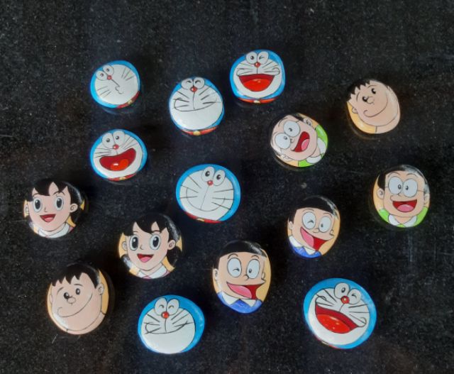 Nhân vật hoạt hình doraemon bằng đá cuội vẽ tay size mini