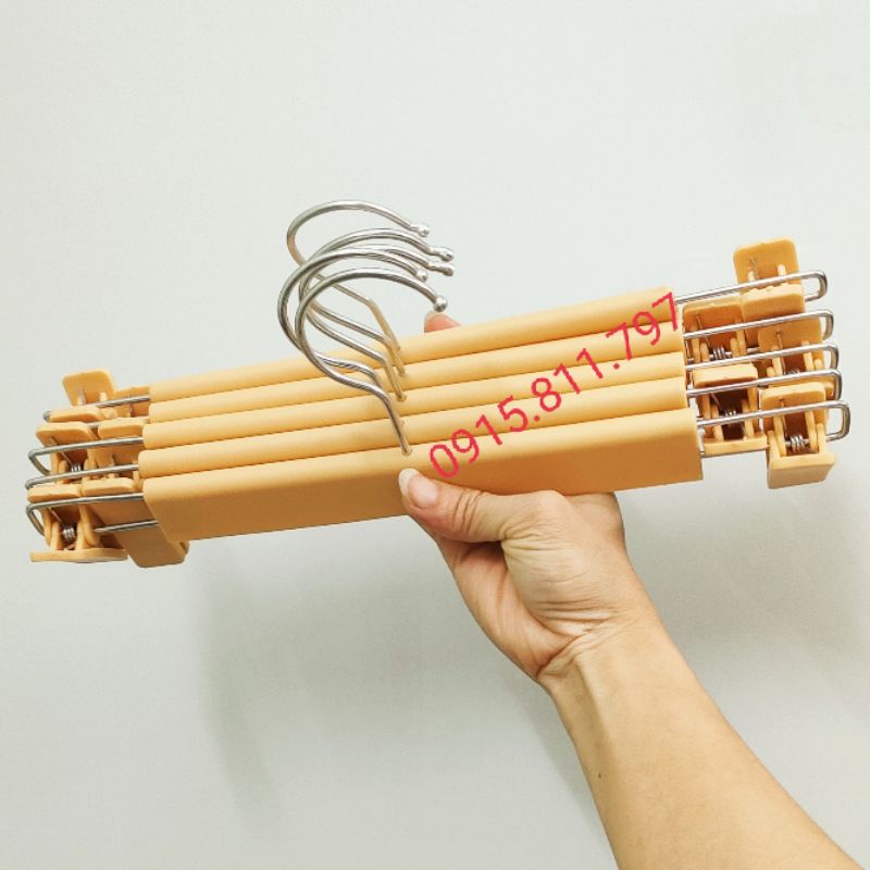 Móc treo quần áo - kẹp nhựa siêu bền màu vàng nhạt,kích thước 30 cm,đầu móc xoay 360 độ