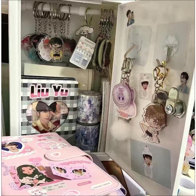 Tủ khóa trắng để bàn