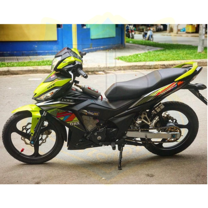 ( Quí khách vui lòng mang ra tiệm cho thợ dán ) Tem winner RS tổ ong đỏ đen