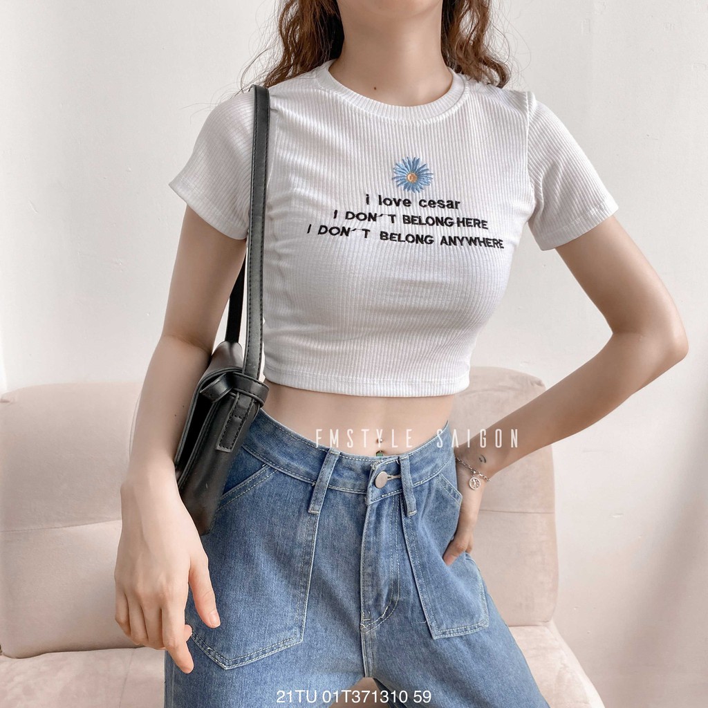 [Mã FAMAYWA2 giảm 10K đơn 50K] Áo thun tay ngắn thêu hoa cúc crop ulzzang Fmstyle Saigon 21TU01T371310