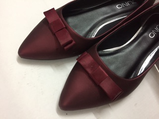 Giày Juno đỏ đun
