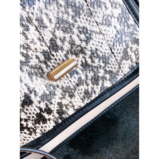 (Si hiệu) Túi đeo chéo da thật phối da lộn hiệu TORY BURCH