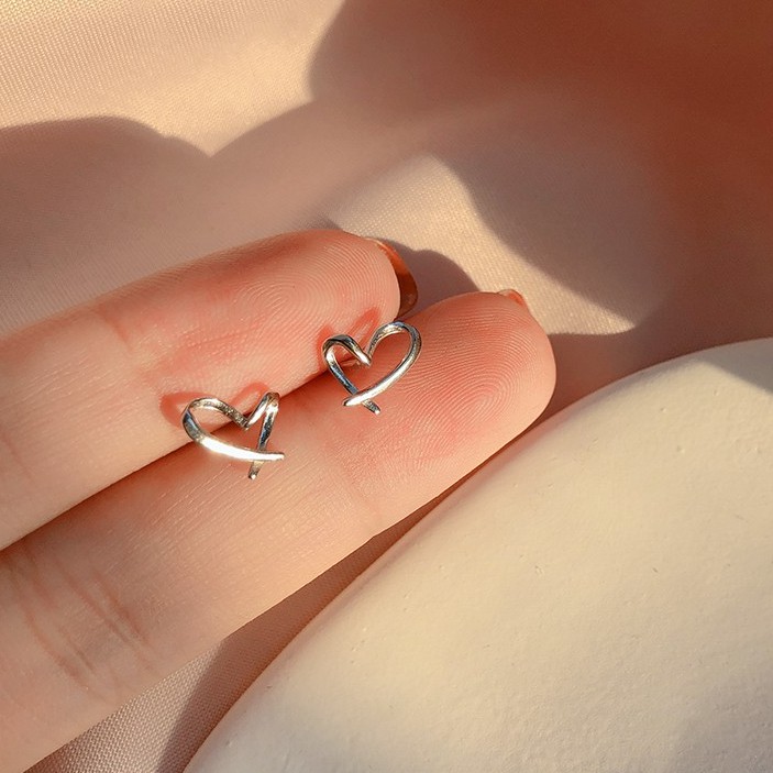 Khuyên tai Bạc / Bông tai Bạc trái tim đan chéo nữ -𝑨̉𝒏𝒉 +𝑽𝒊𝒅𝒆𝒐 𝒕𝒉𝒂̣̂𝒕-HÀNG CÓ SẴN- Cam kết CHUẨN BẠC 925 _ TUNA SHOP