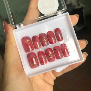 Móng giả thiết kế loang ẩn xà cừ