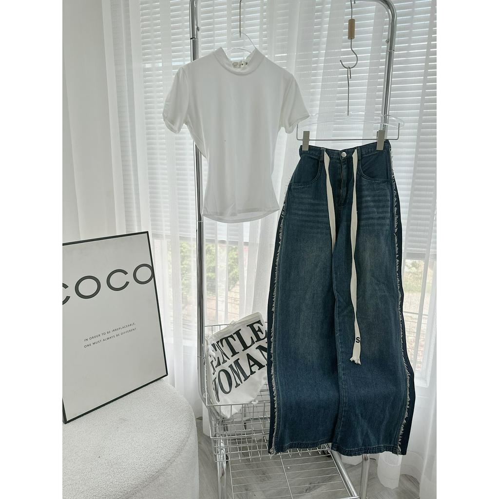 SET ÁO TRẮNG + QUẦN JEAN SUÔNG WAS DÂY RÚT DÀI TƯA 2 BÊN (TH)