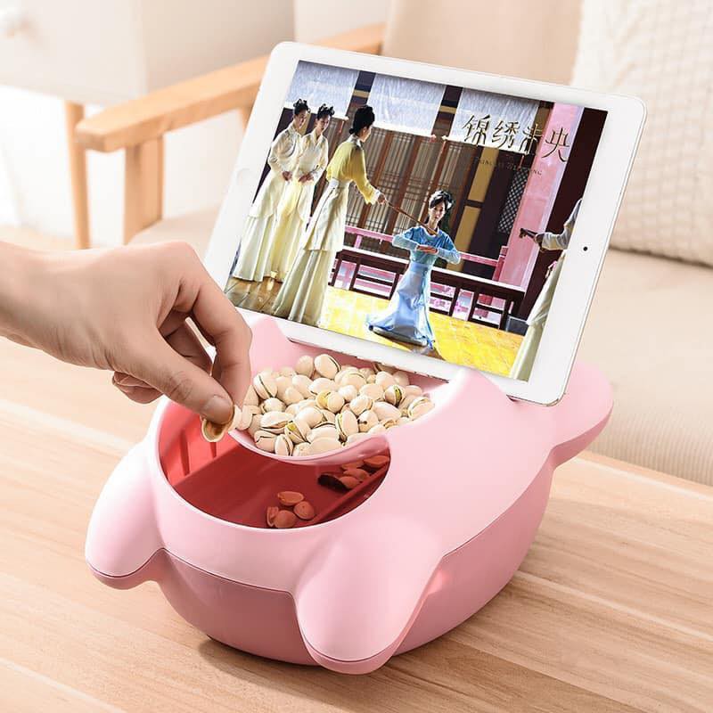 KHAY ĐỂ HẠT, HOA QUẢ, ĐỒ ĂN KIÊM ĐỂ VỎ VÀ GIÁ ĐỠ ĐIỆN THOẠI HÌNH CON HEO 3IN1 TIỆN DỤNG