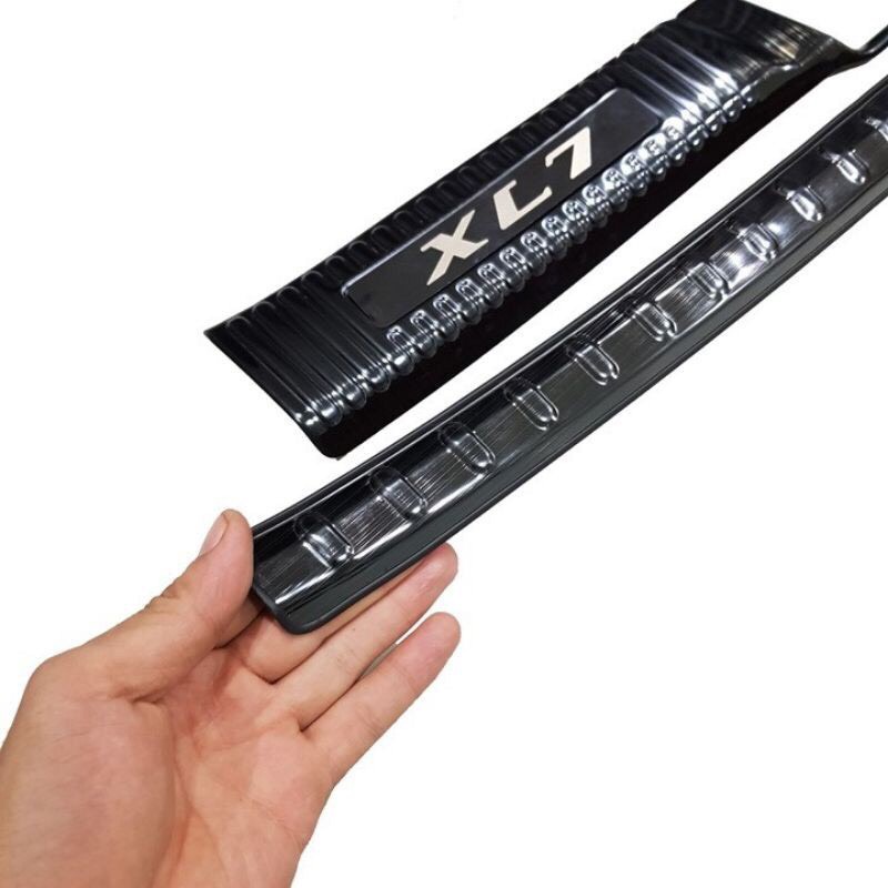 Chống trầy cốp trong, ngoài xe Suzuki XL7 2020- 2022 chất liệu titan cao cấp