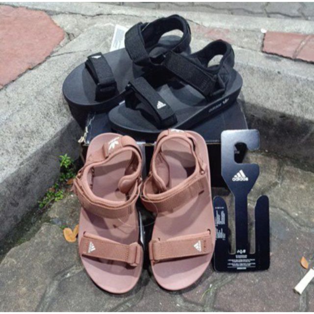 Giày sandal thời trang năng động cho cả nam và nữ