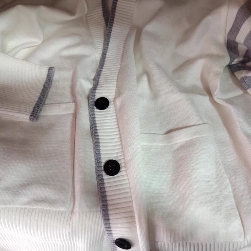 (ORDER.buiny) Áo khoác len dệt kim cardigan cài khuy phối viền sọc tay style Hàn Quốc cá tính (HÀNG_MỚI) | BigBuy360 - bigbuy360.vn