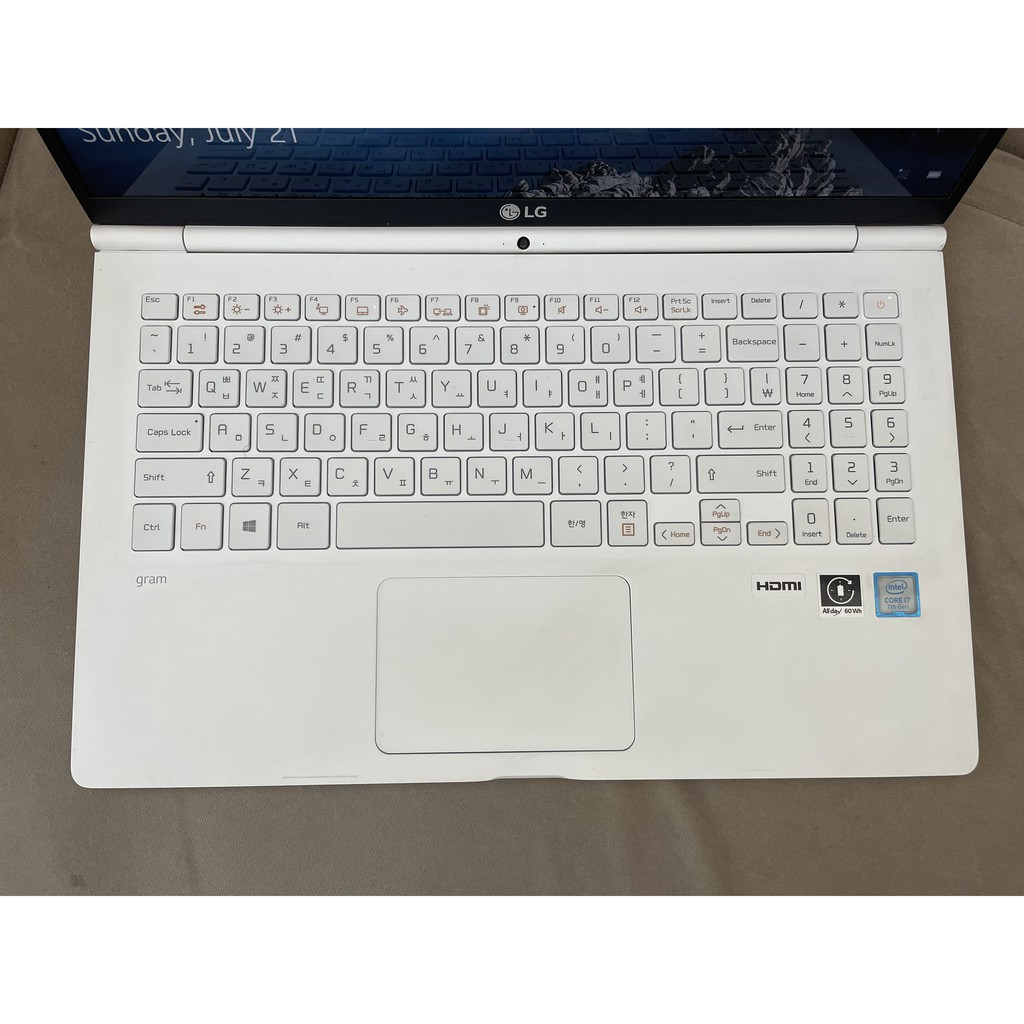 Máy tính Laptop LG GRAM 15Z970 - GA75K/ Core i7-7500U/ Ram 16GB/ 512GB SSD