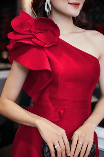 ẢNH &amp; VIDEO SHIP TỰ QUAY 10000%    Đầm coè lệch vai kết hoa