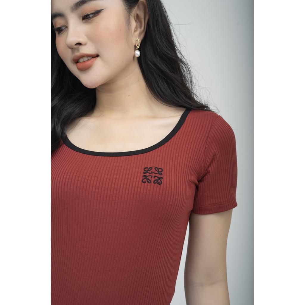 Áo thun cotton nữ dáng ôm mềm mát cổ tròn tay ngắn phối màu thêu chữ FIONA F522172