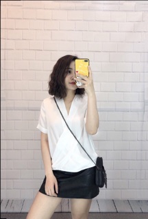 Áo sơ mi lụa cổ V