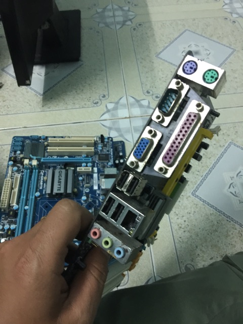 [Mã 1911ELSALE hoàn 7% đơn 300K] Bo mạch chủ gigabyte GA-G41ES2L hàng phòng lạnh con đep long lanh | BigBuy360 - bigbuy360.vn