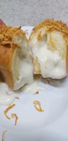 Bánh mì chà bông nhân phô mai 🥰