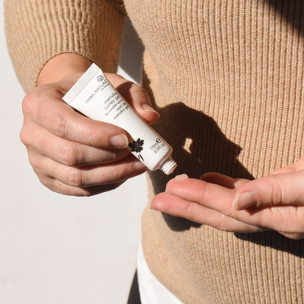 [Mẫu mới] Gel cho da mụn Living Nature Manuka Honey Gel 10ml | BigBuy360 - bigbuy360.vn