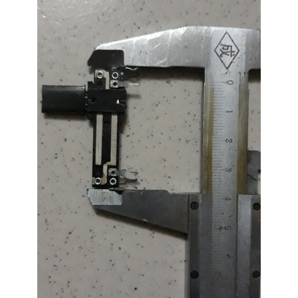 20c biến trở thanh 100k đơn, 4cm, có đèn báo.