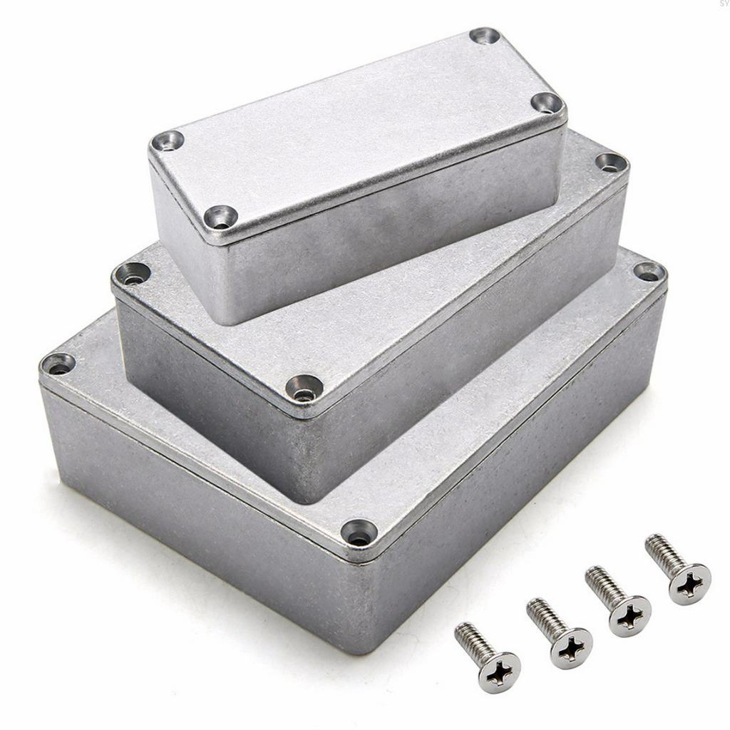 Hộp đựng đồ điện tử chất liệu nhôm màu bạc