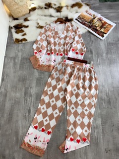 Bộ pijama quân bài
