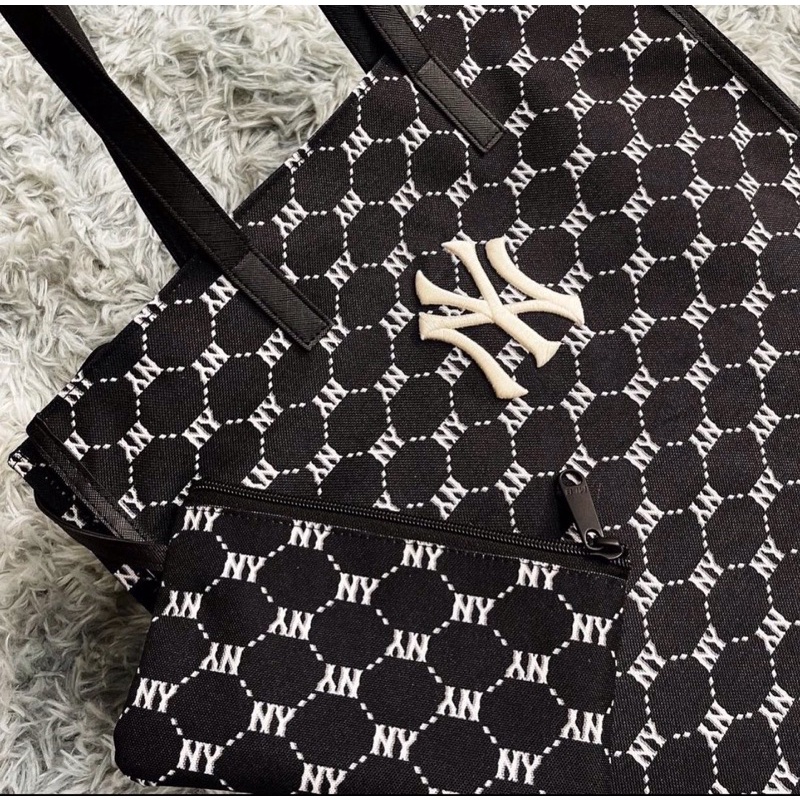 Túi mlb NY TOTE Bag Black- kèm túi mini hoạ tiết NY