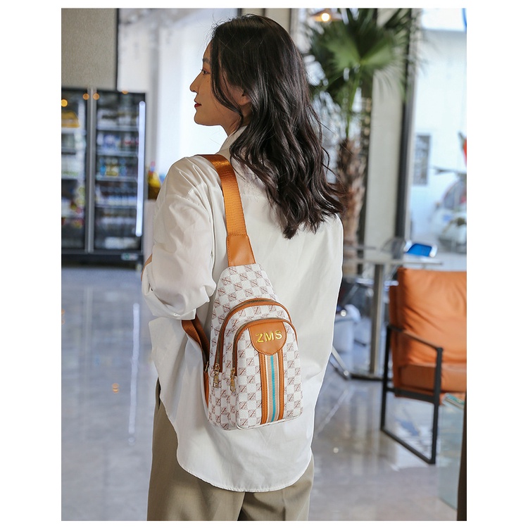 Túi Đeo Chéo Ngực Chất Liệu Da Mềm Phong Cách Hàn Quốc Cá Tính Cho Nữ