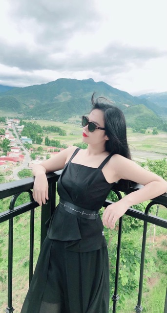 Set bộ áo hai dây peplum, quần voan suông