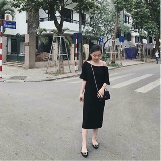 Váy xuông lệch vai