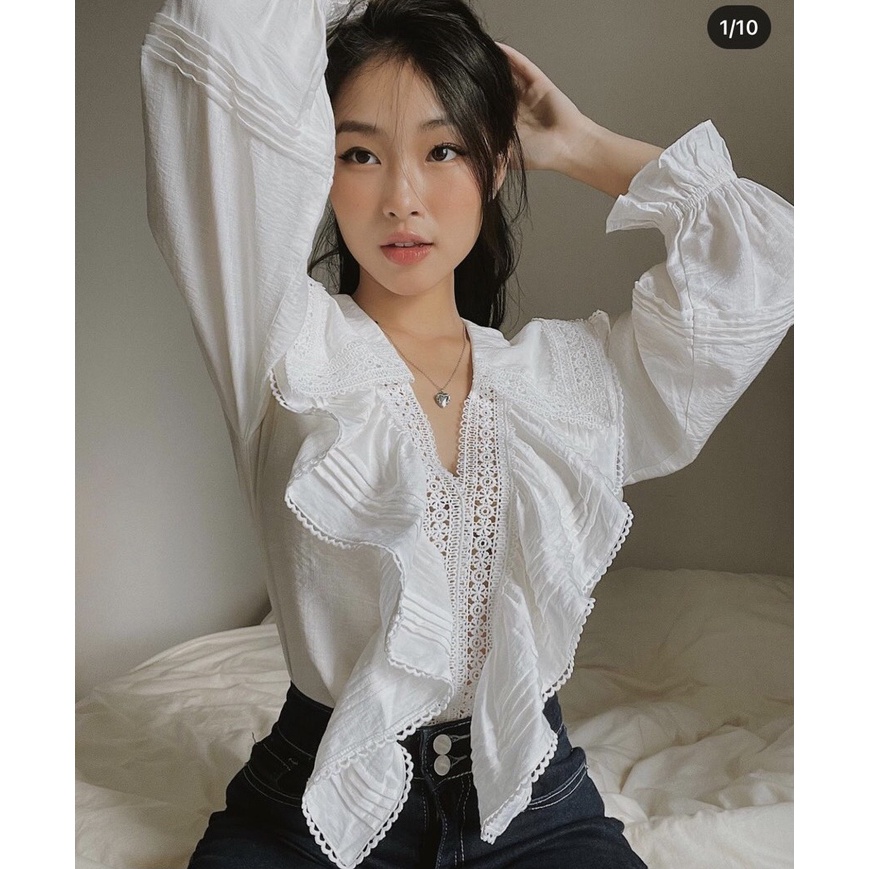 Áo cổ bèo trắng chạy ren tay bo