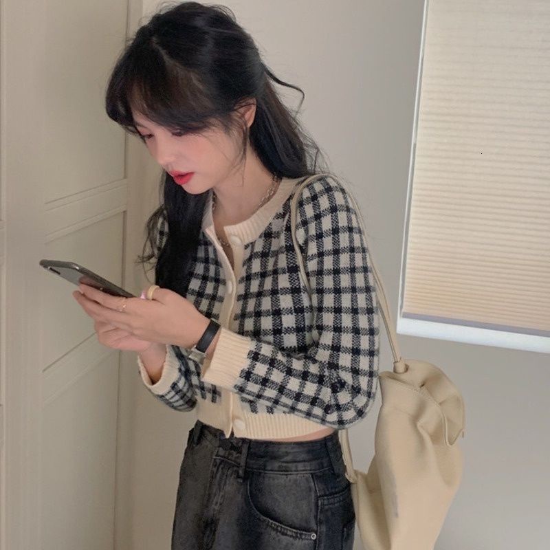 Áo Cardigan Dệt Kim Tay Dài Cổ Tròn Họa Tiết Sọc Caro Phong Cách Hàn Quốc Xinh Xắn