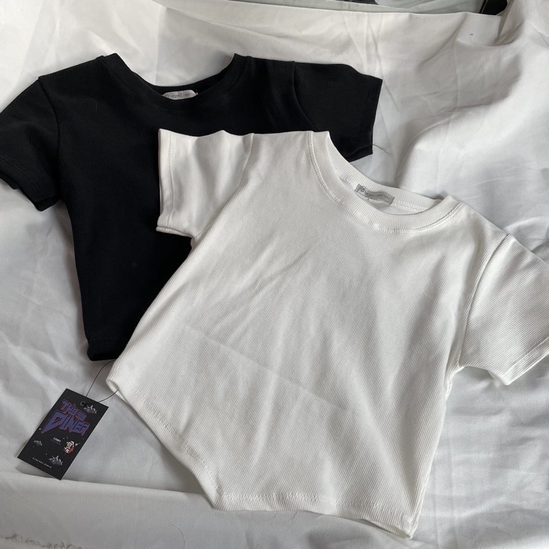 Áo Croptop Cổ Tròn Basic Ôm Body Đuôi Áo Vạt Chéo Sang Xịn Chất Thun Gân Dày Dặn Co Giãn