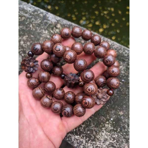 Vòng tay nam gỗ  mix charm hoa sen may mắn bình an