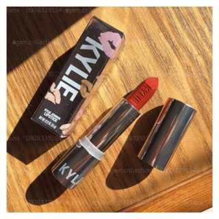 Son thỏi KYLIE Creme Lipstick màu TroubleMaker