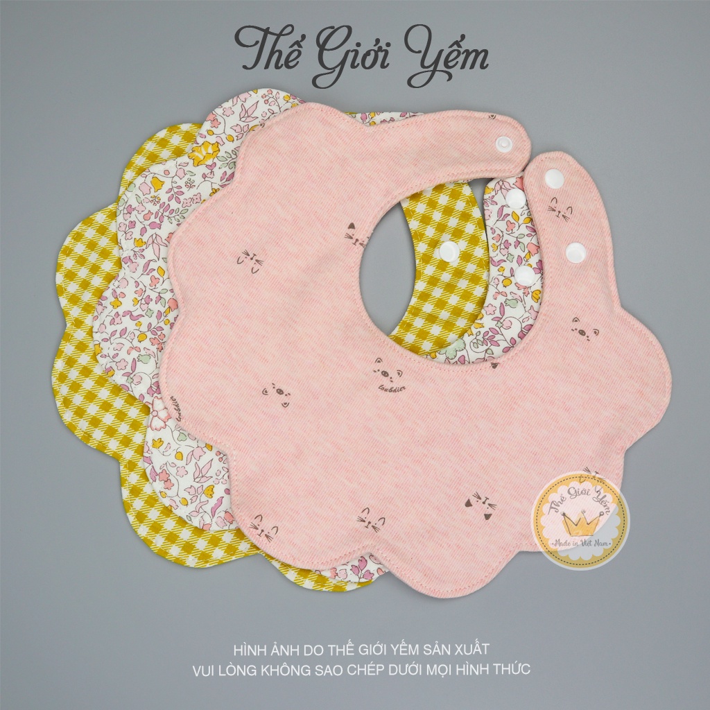 Yếm hoa cotton mềm mại xinh yêu cho bé gái