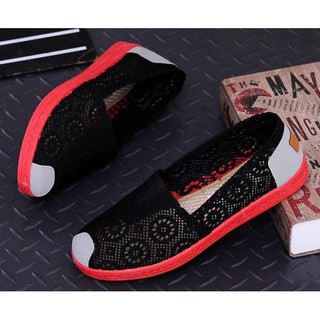Giày slip on ren