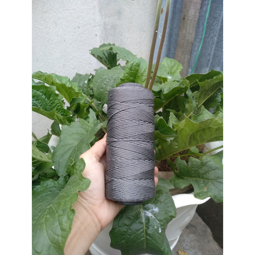 Sợi thô lõi đen dùng móc túi xách, nón, giày dép được chọn màu