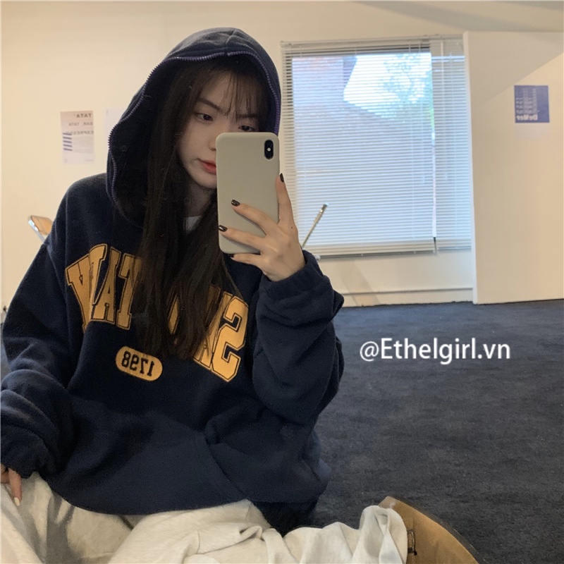 Áo hoodie tay dài in chữ phong cách retro | BigBuy360 - bigbuy360.vn
