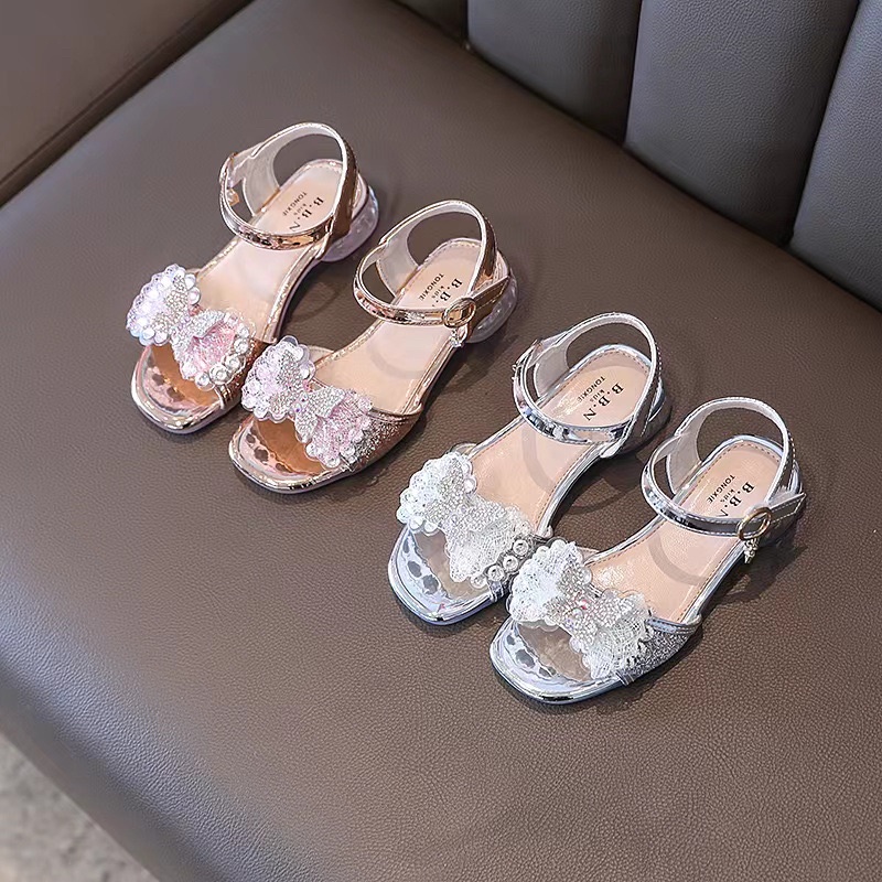 Giày sandal bé gái mã 2662