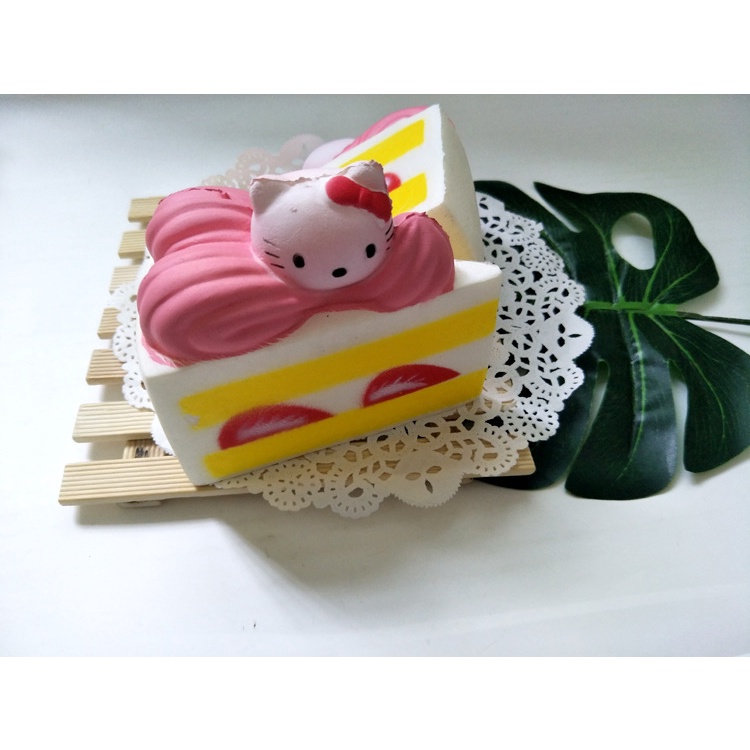 Squishy Lớn Hình bánh kem gato tam giác hello kitty Đồ Chơi Xốp Giảm Stress Hình mềm mịn dễ Thương đàn hồi Cho Bé